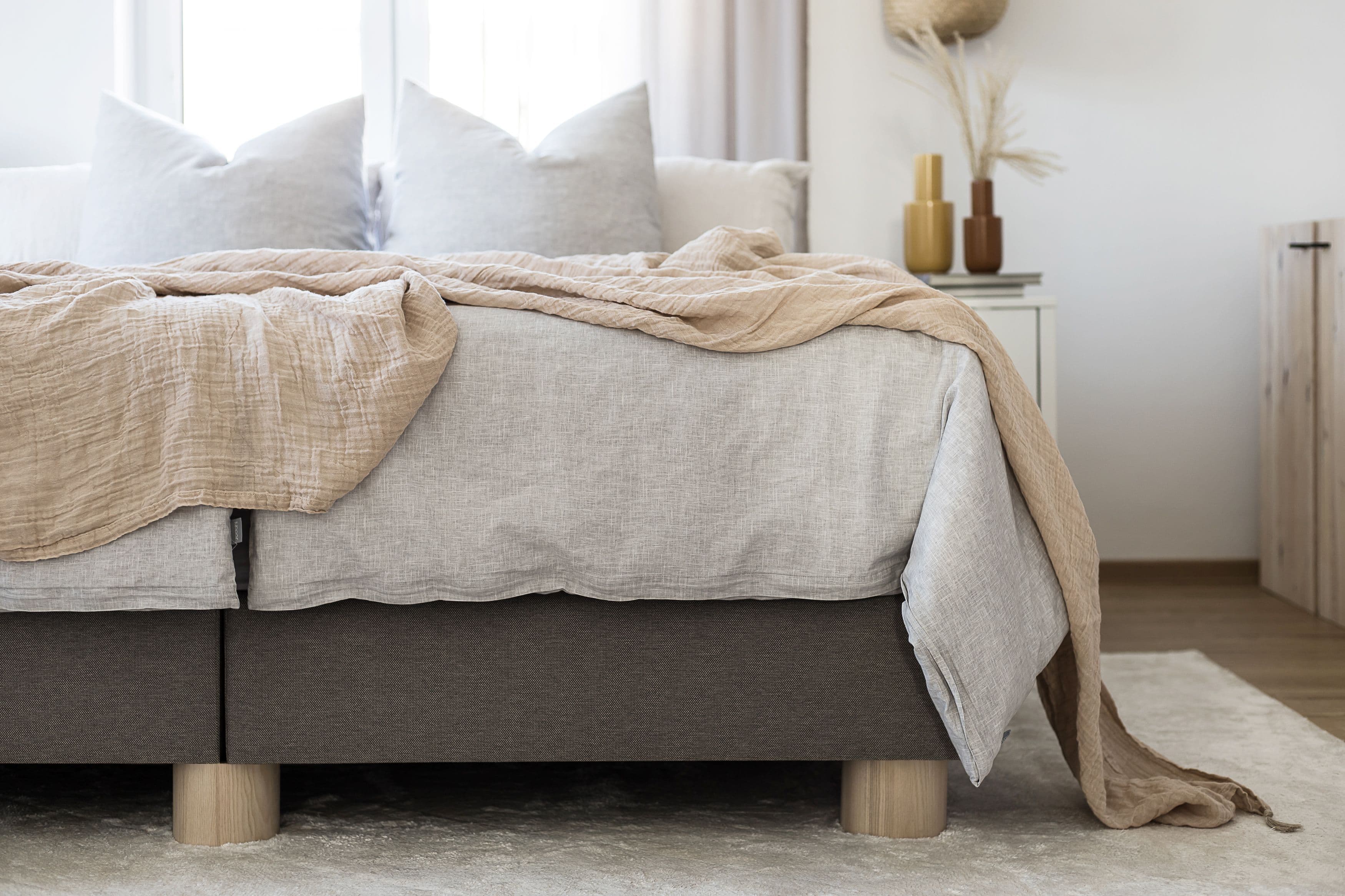 IKEA bed Prettypegs bed legs